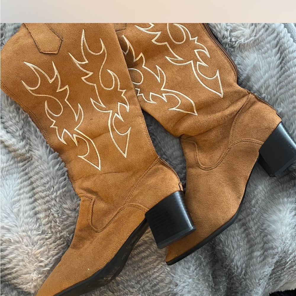 SHEIN Tan Heeled Boots with Western Embroidery